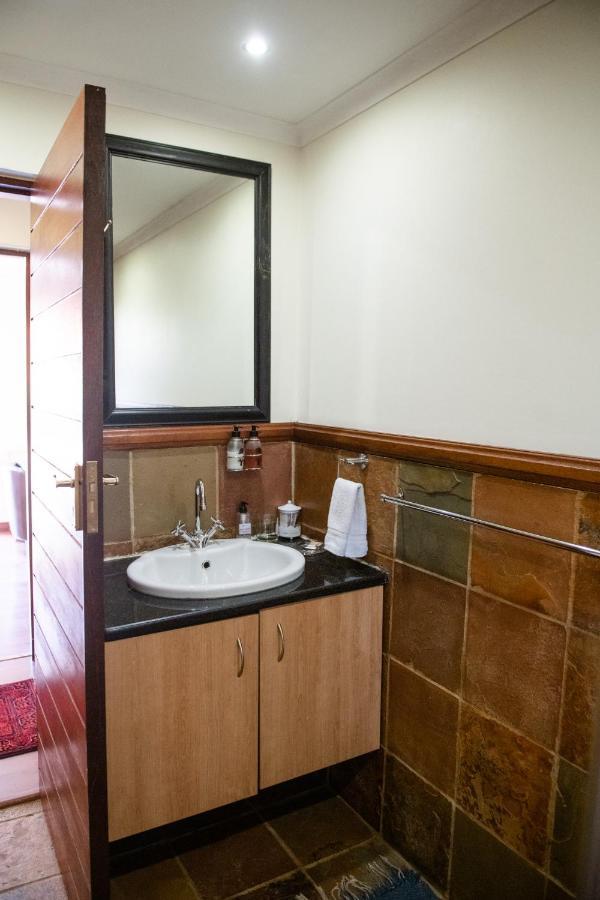 37 On Charles Otel Pretoria-Noord Dış mekan fotoğraf